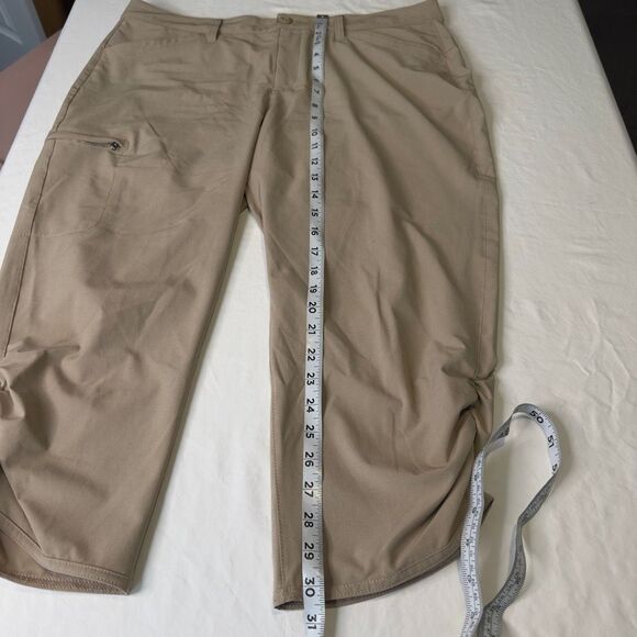 Eddie Bauer Tan Cargo Capri Pants Womens 12 Outdoor Hiking Utility Gropcore - Picture 9 of 10